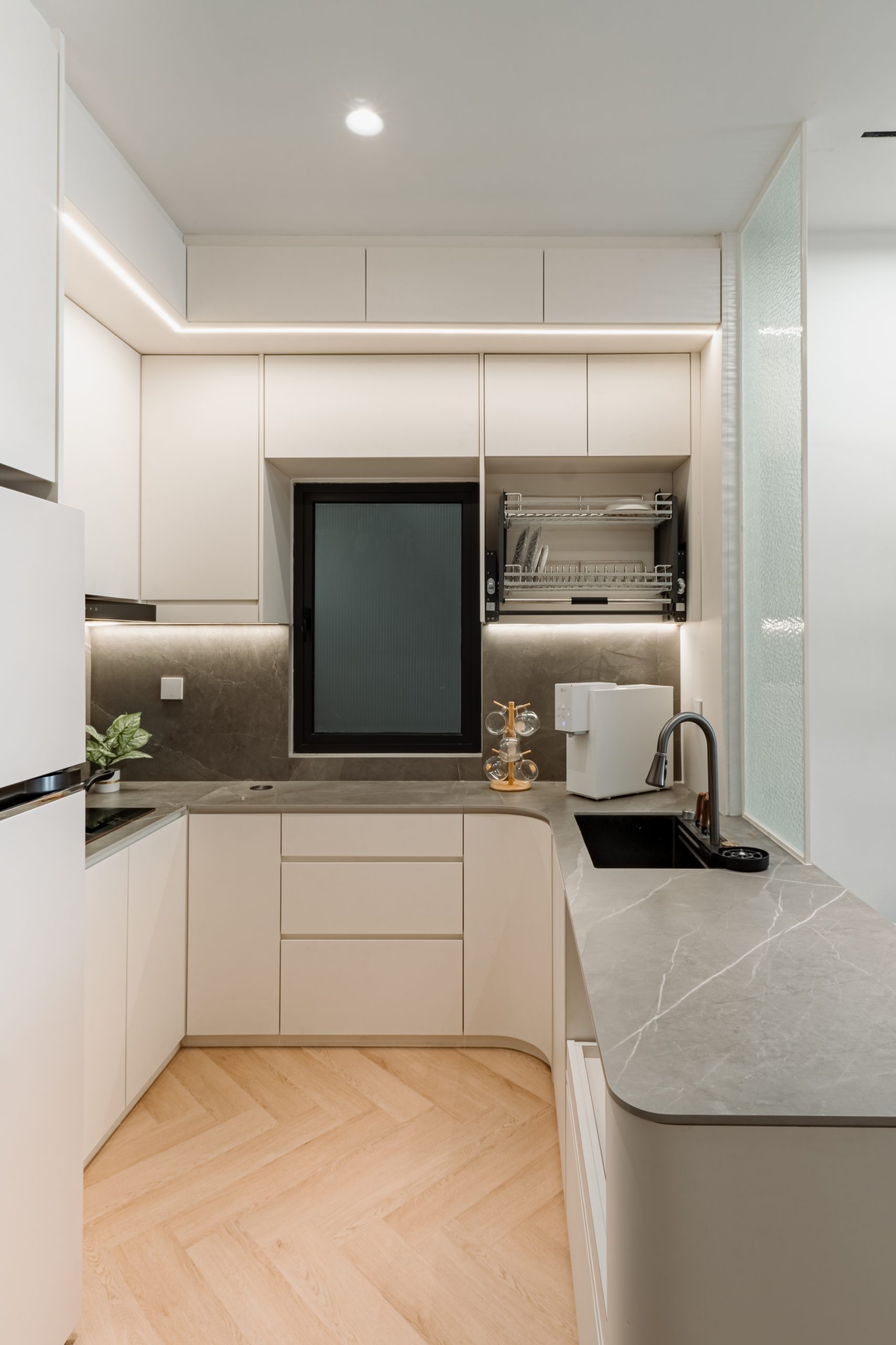 Hs Design - MOscar-S_X07981-HDR11