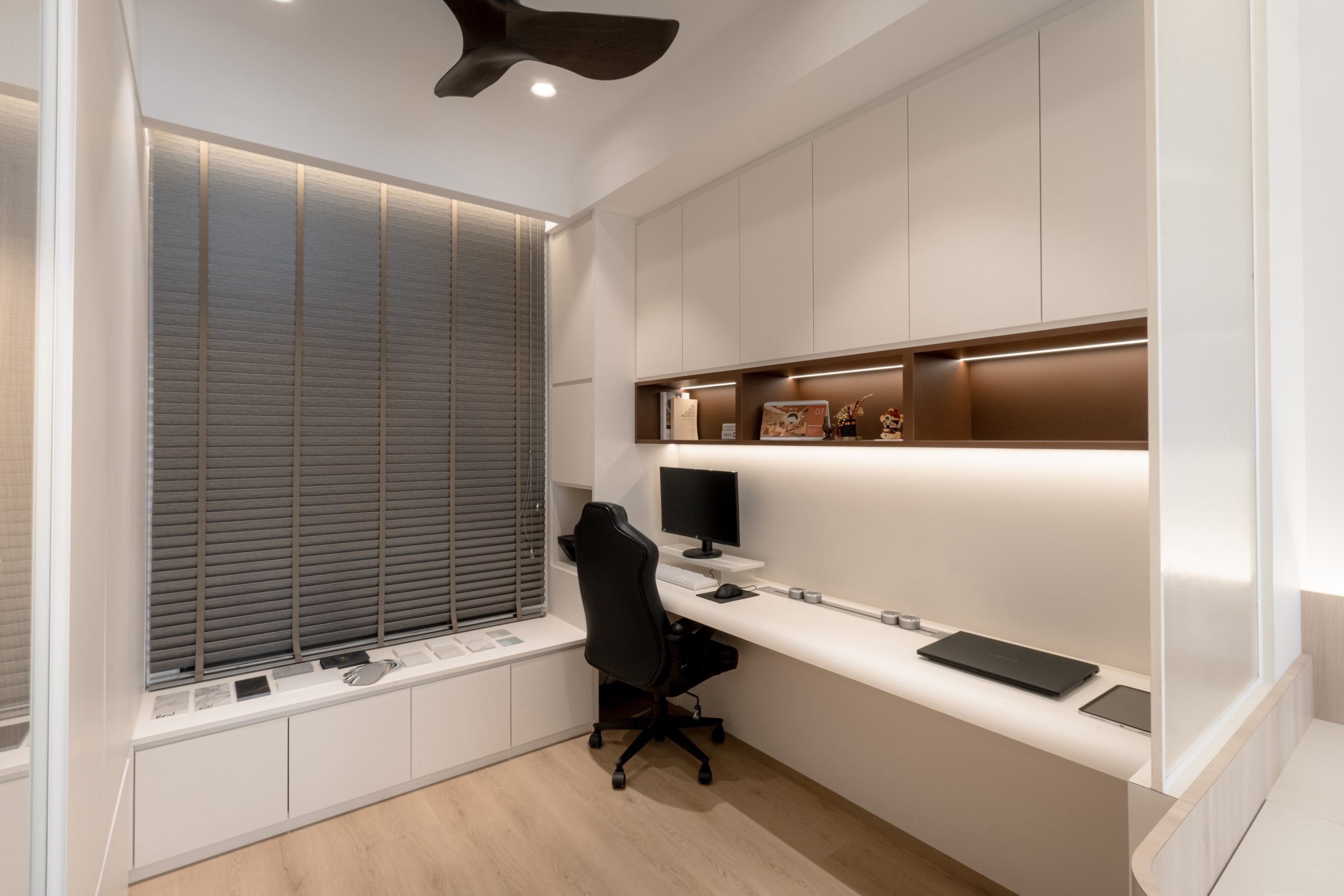 Hs Design - MOscar-S_X08355-HDR34